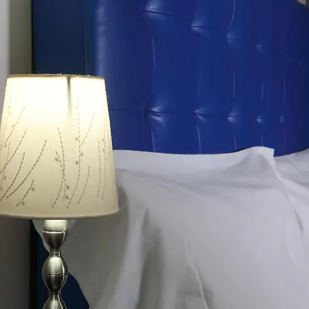 فندق مبيت وإفطار Night&day ريجّو دي كالابريا